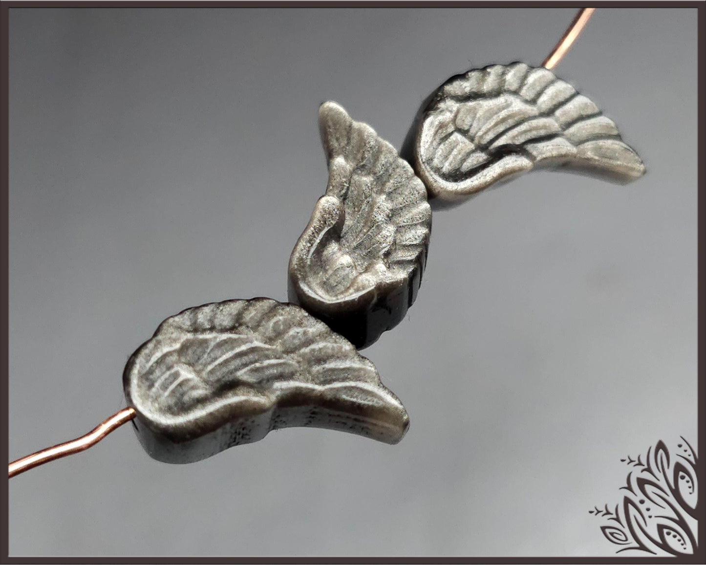 Silver obsidian wing carving - 19 mm