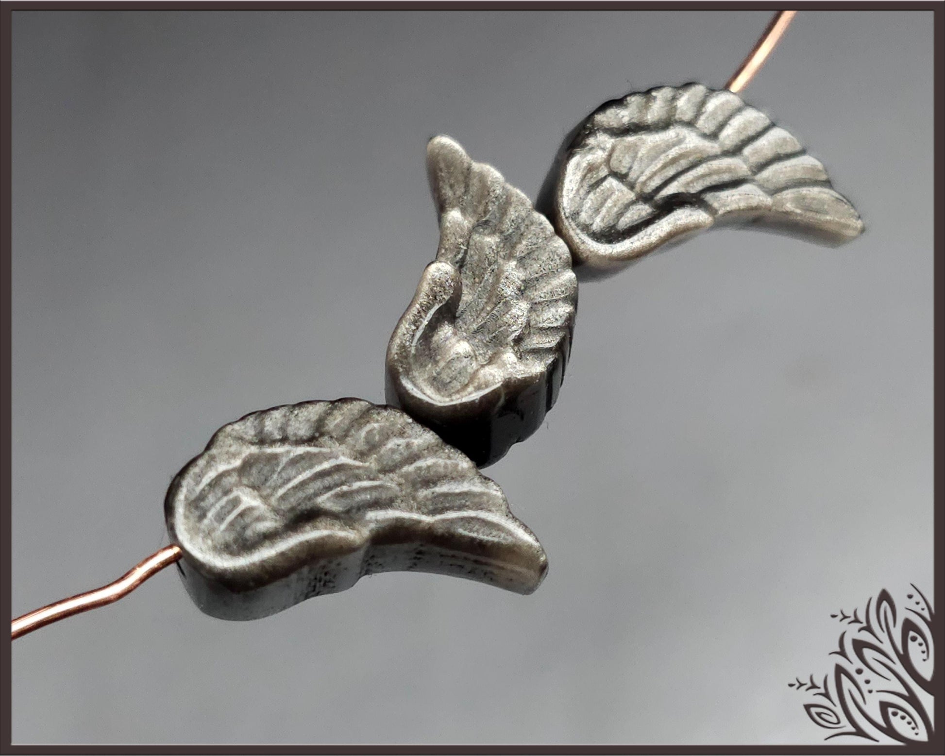 Silver obsidian wing carving - 19 mm