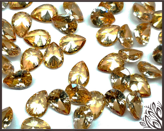 Cubic zirconia - Champagne - 8 mm - pear facet cut