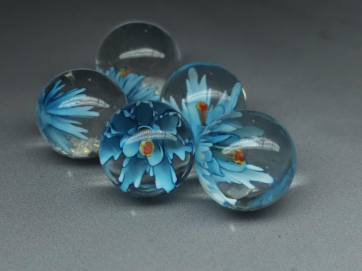 3D Lampwork flower sphere/orb - blue - 16 mm