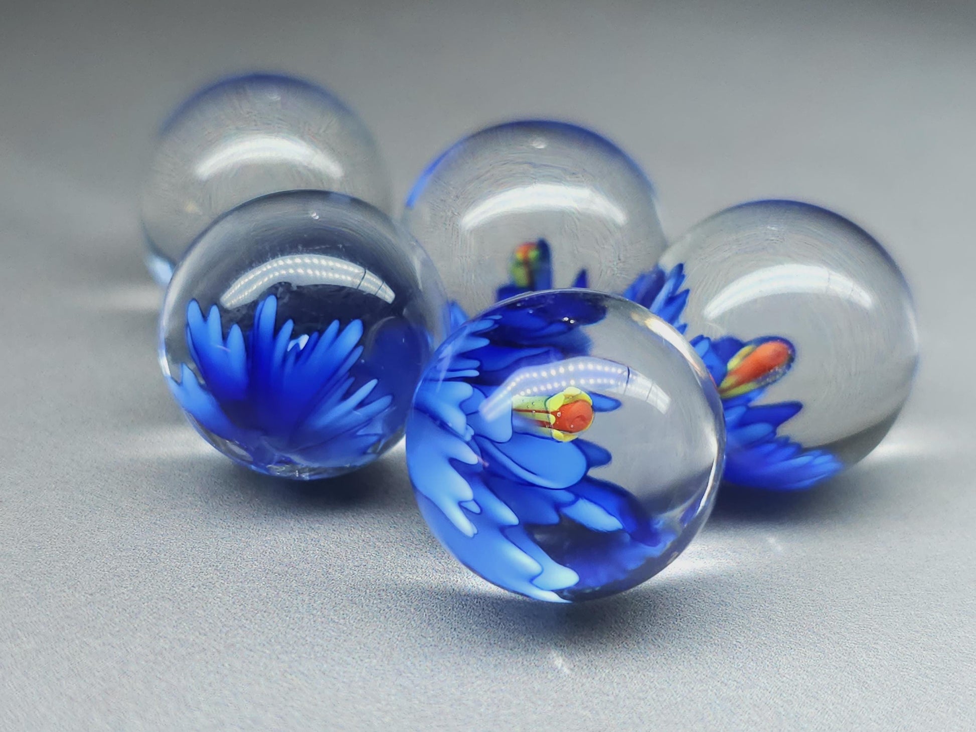 3D Lampwork flower sphere/orb - blue - 16 mm