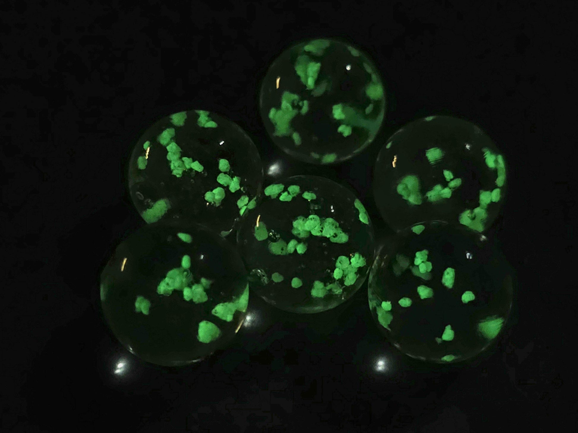 Phosphorescent lampwork sphere/orb - 16 mm