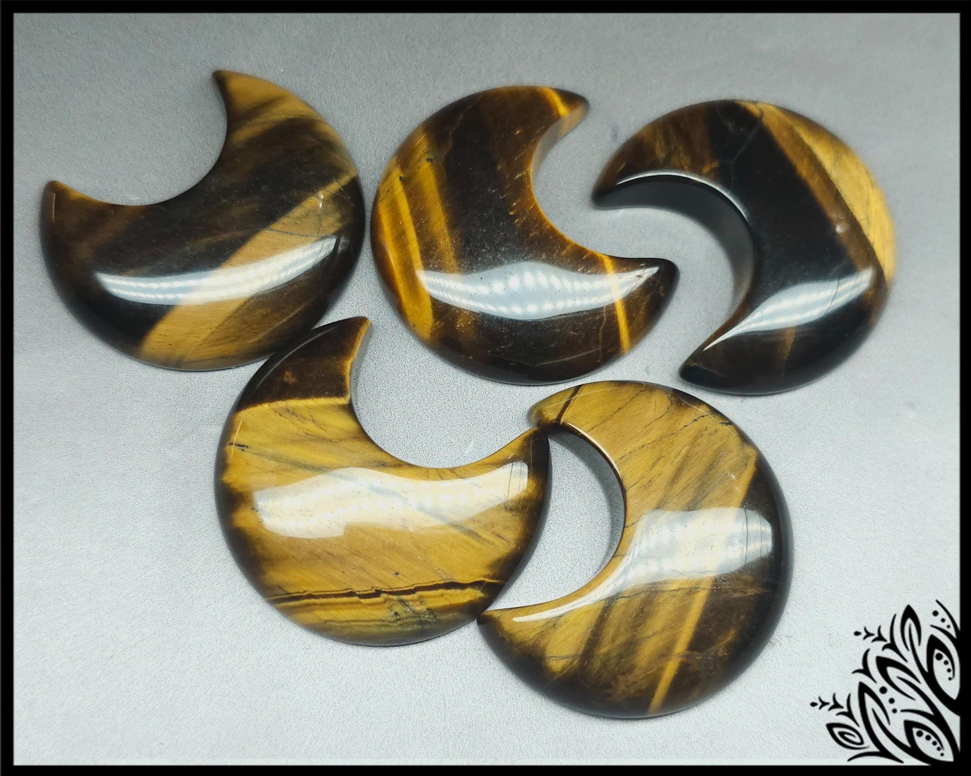 Tigers eyemoon cabochon - 35 mm