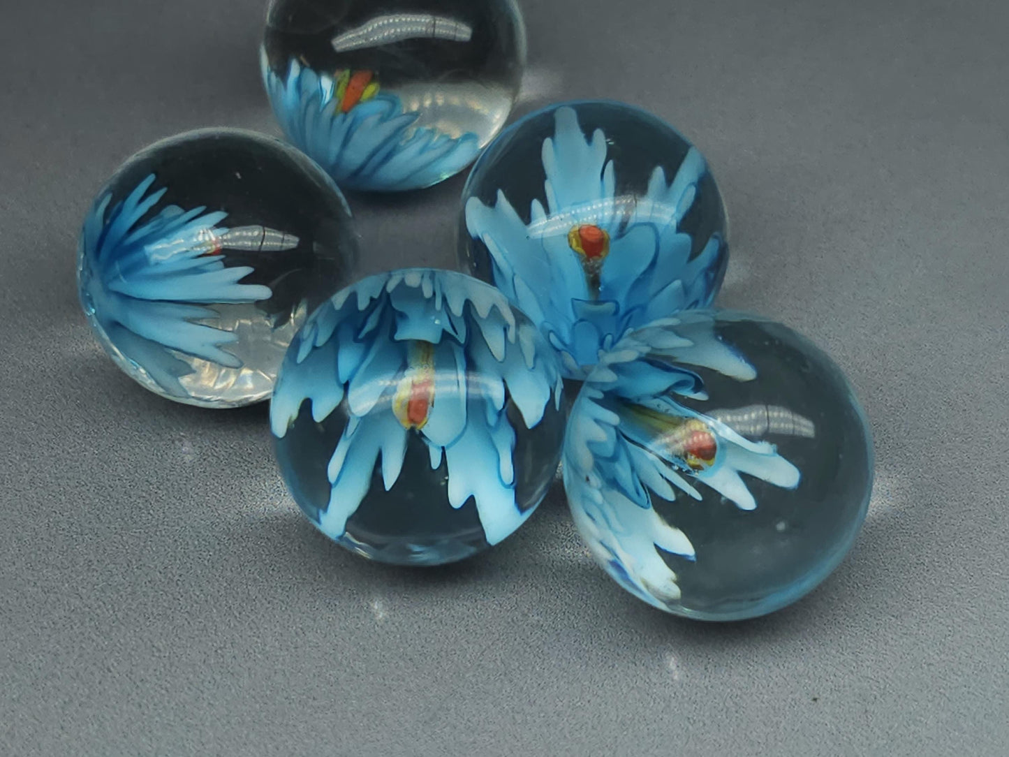 3D Lampwork flower sphere/orb - blue - 16 mm