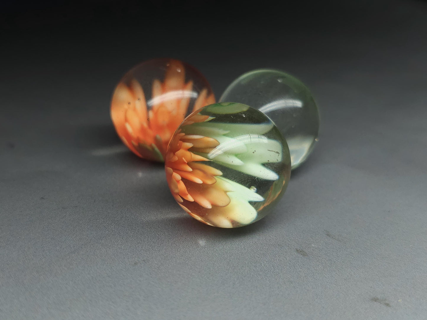 3D Lampwork flower sphere/orb - green & orange - 25 mm