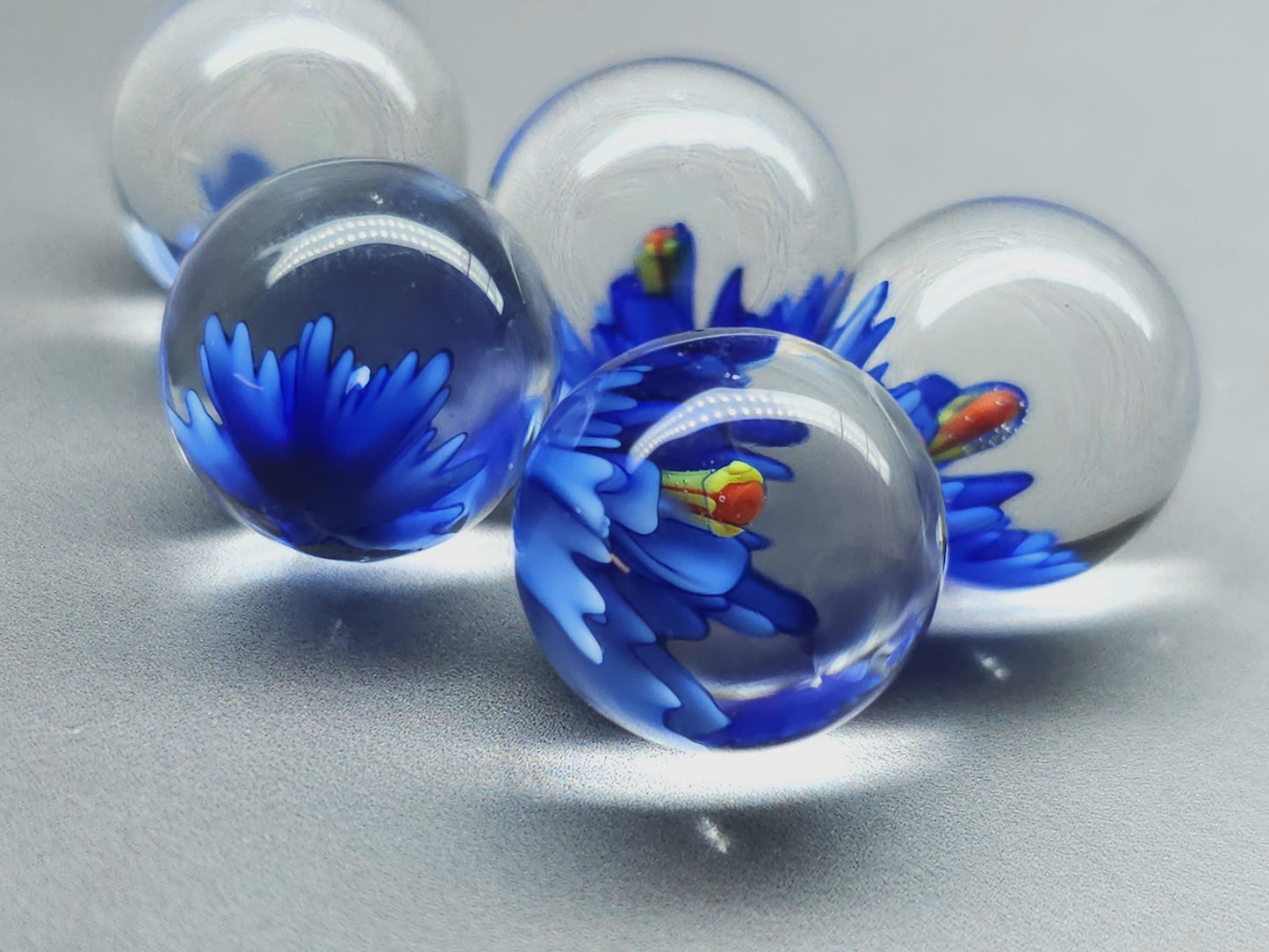 3D Lampwork flower sphere/orb - blue - 16 mm