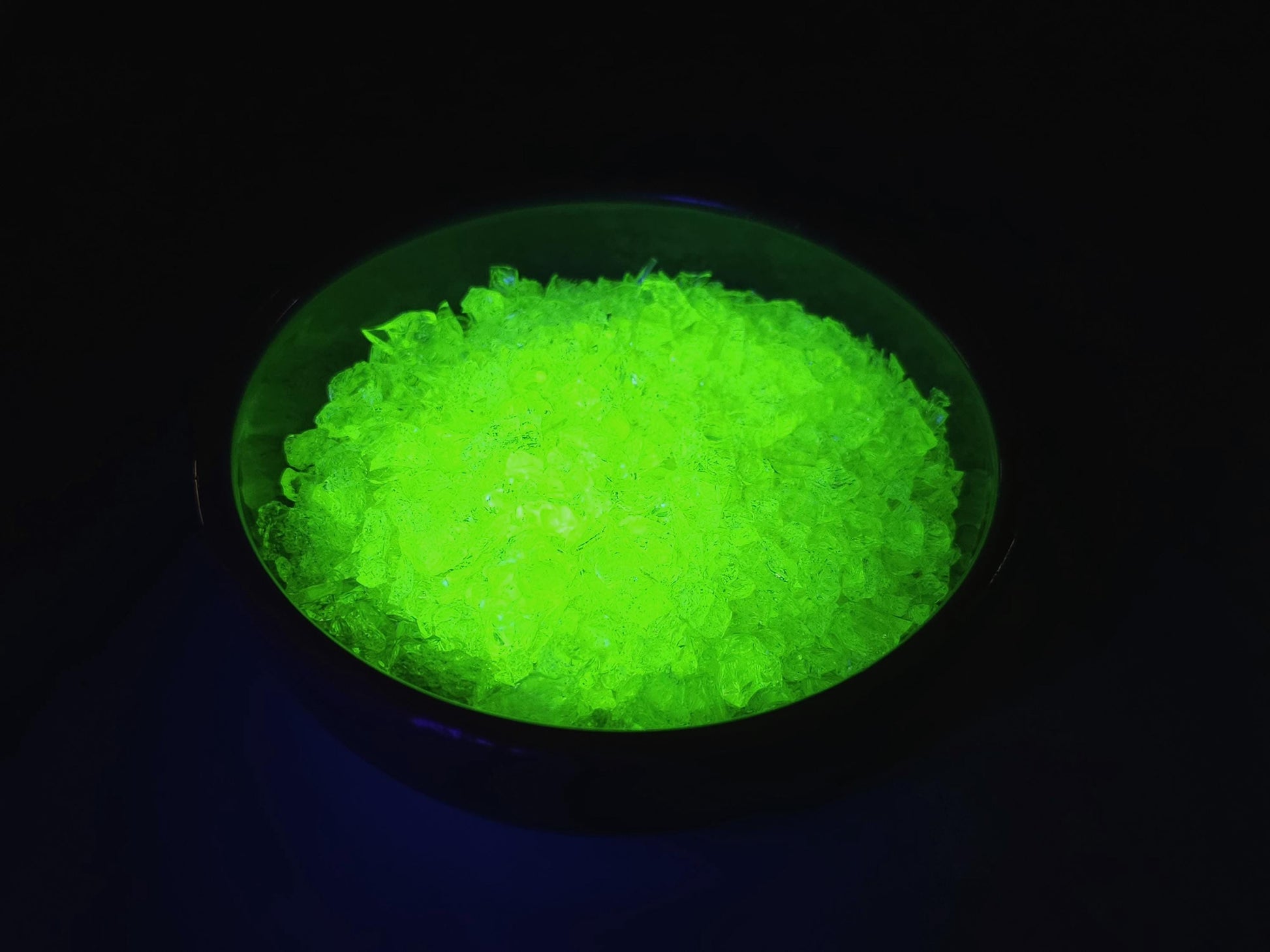 Uranium glass - crushed glass - 5g - 10g