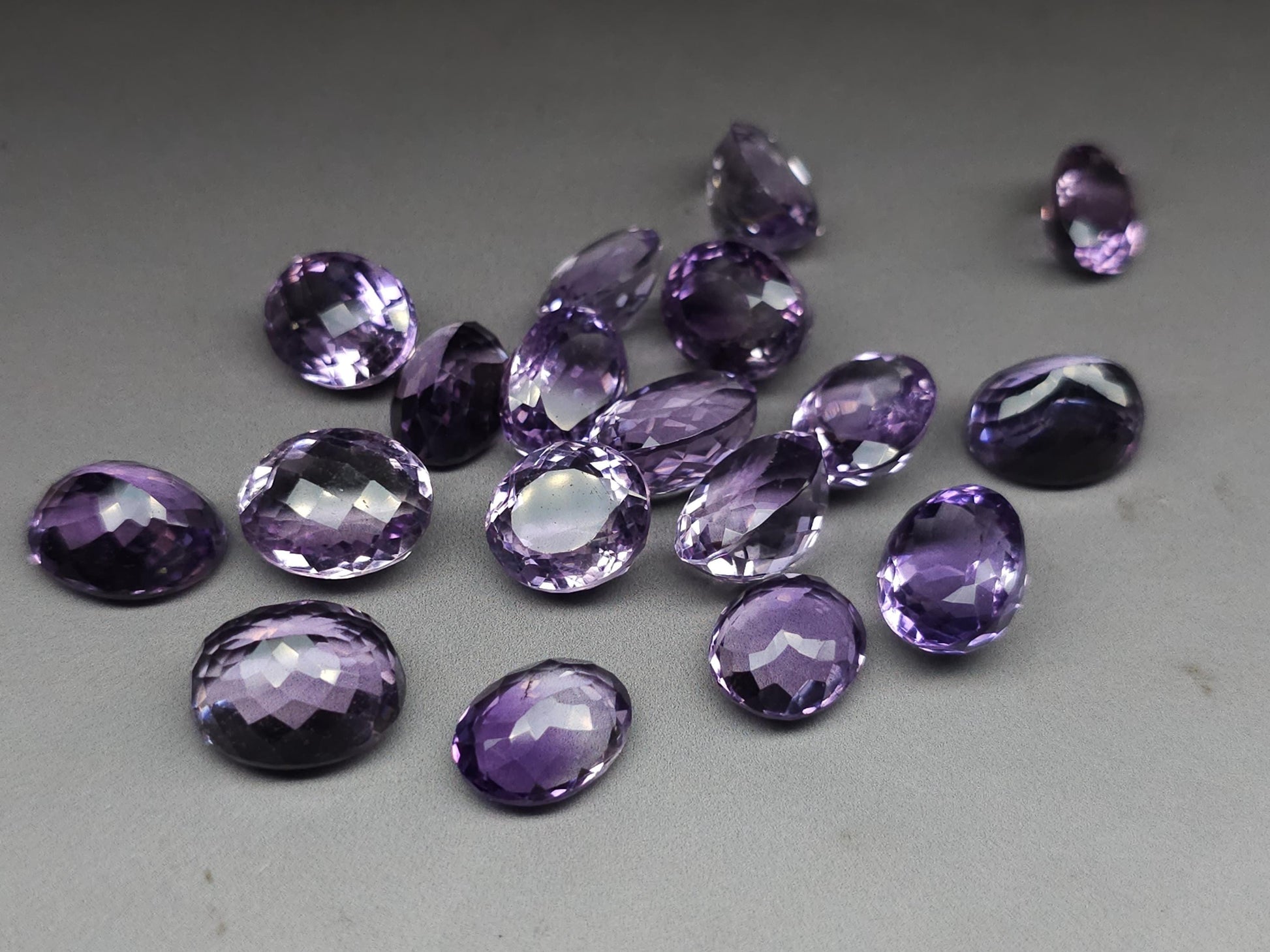 Amethyst facted gemstone - oval - 16-17 mm