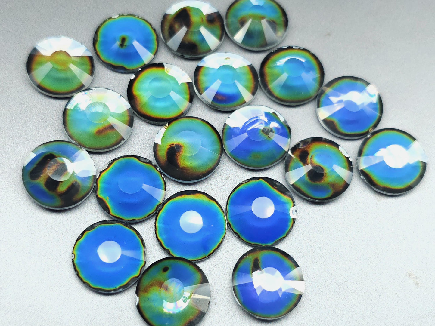 Mood stone - 15 mm - faceted round disk