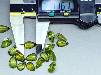 Peridot facted gemstone - pear - 10 - 12 mm