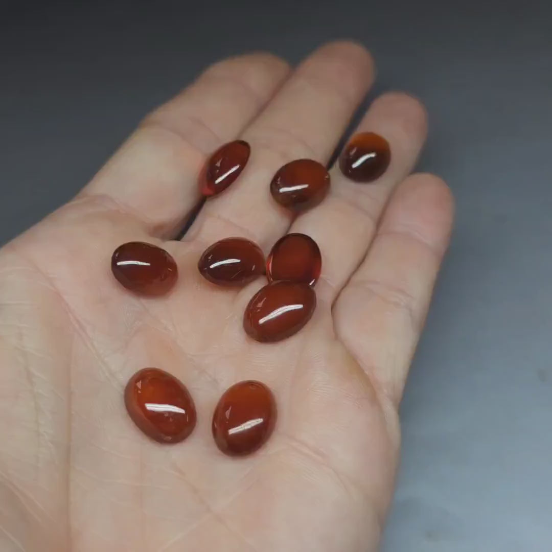 hessonite garnet cabochon - 14 mm - oval