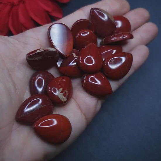 Red jasper cabochon - pear - 25 mm