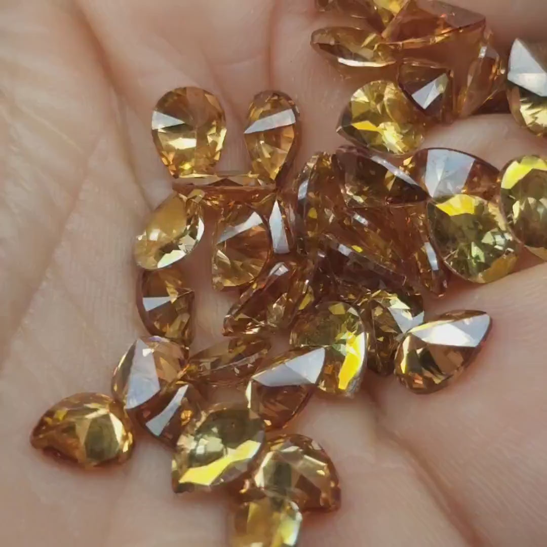 Cubic zirconia - Mystic gold - 8 mm - pear facet cut