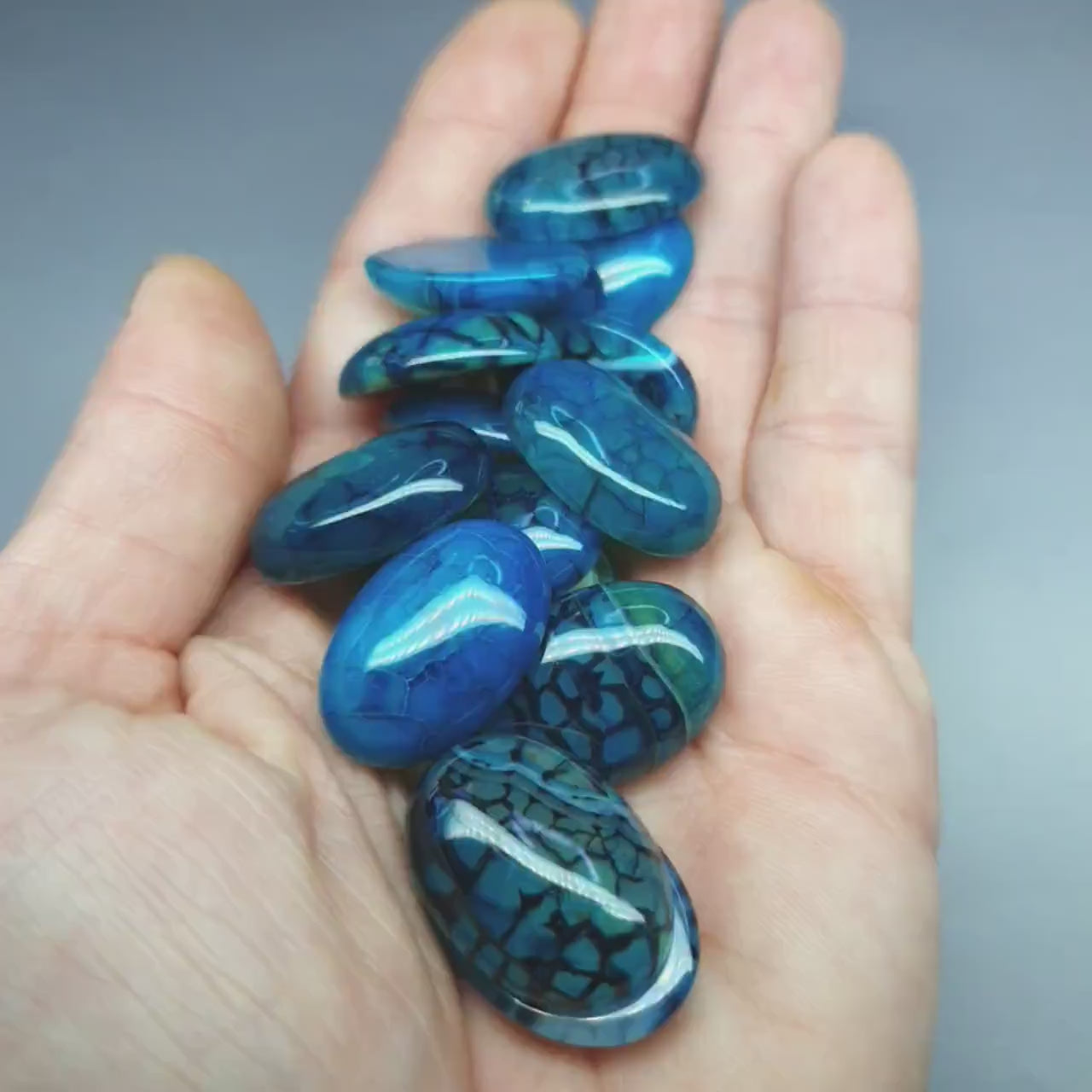 Blue dragon veins cabochon - oval - 25 mm