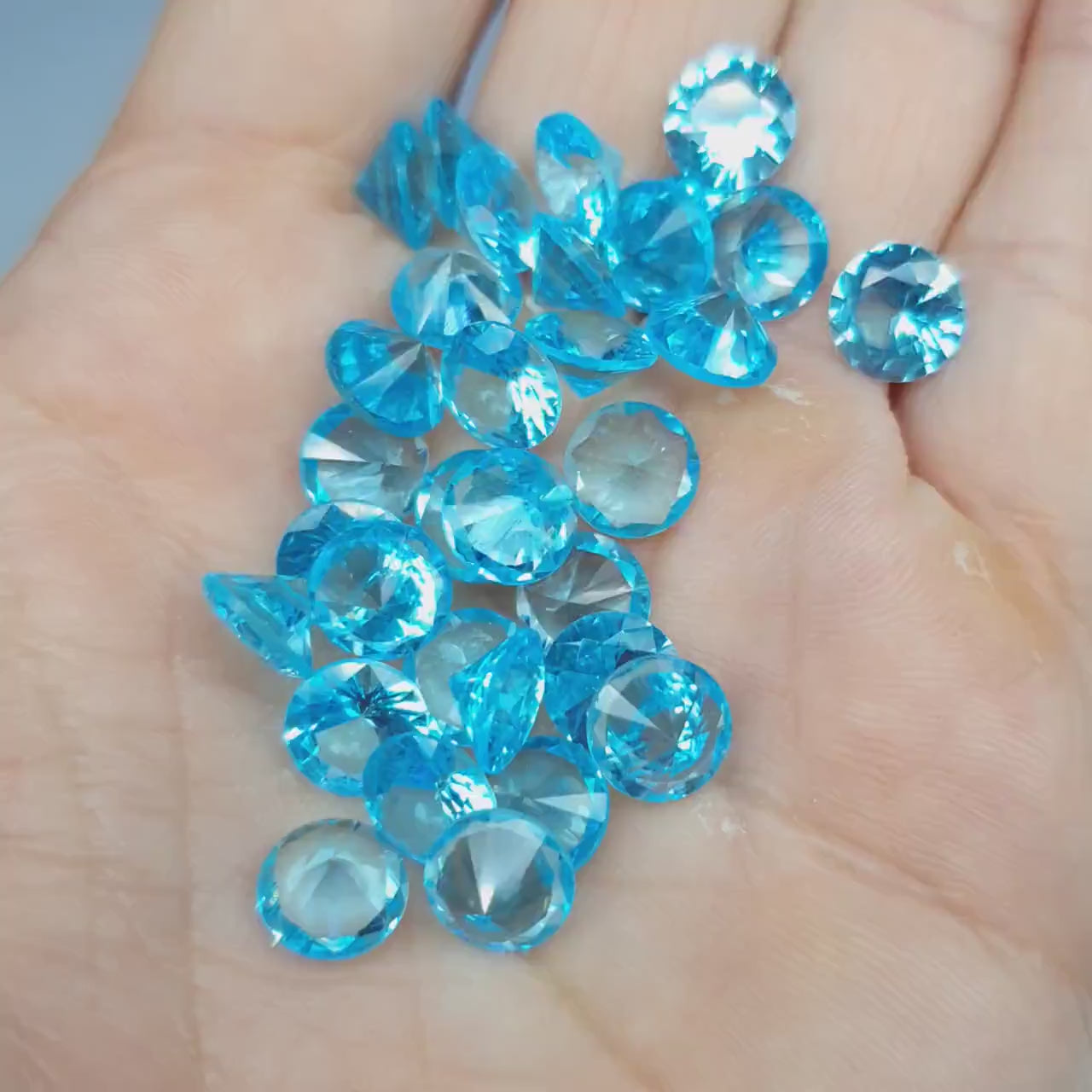 Cubic zirconia - Aquamarine - 8 mm - round faceted cut