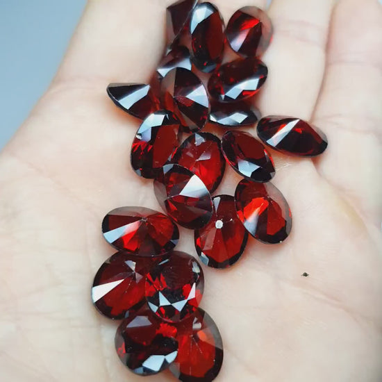 Cubic zirconia - Garnet - 14 mm - oval faceted