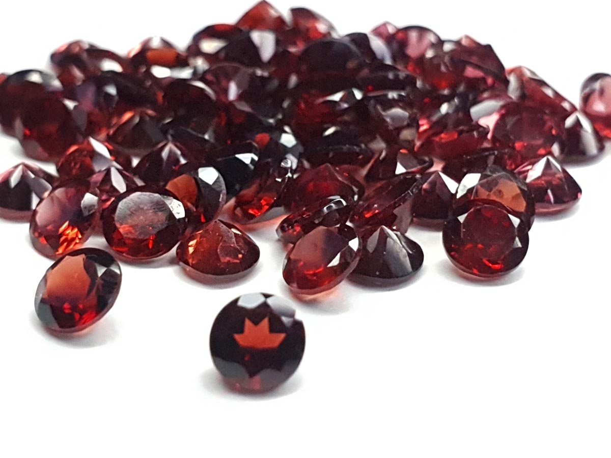 round cut faceted garnet imbali crafts