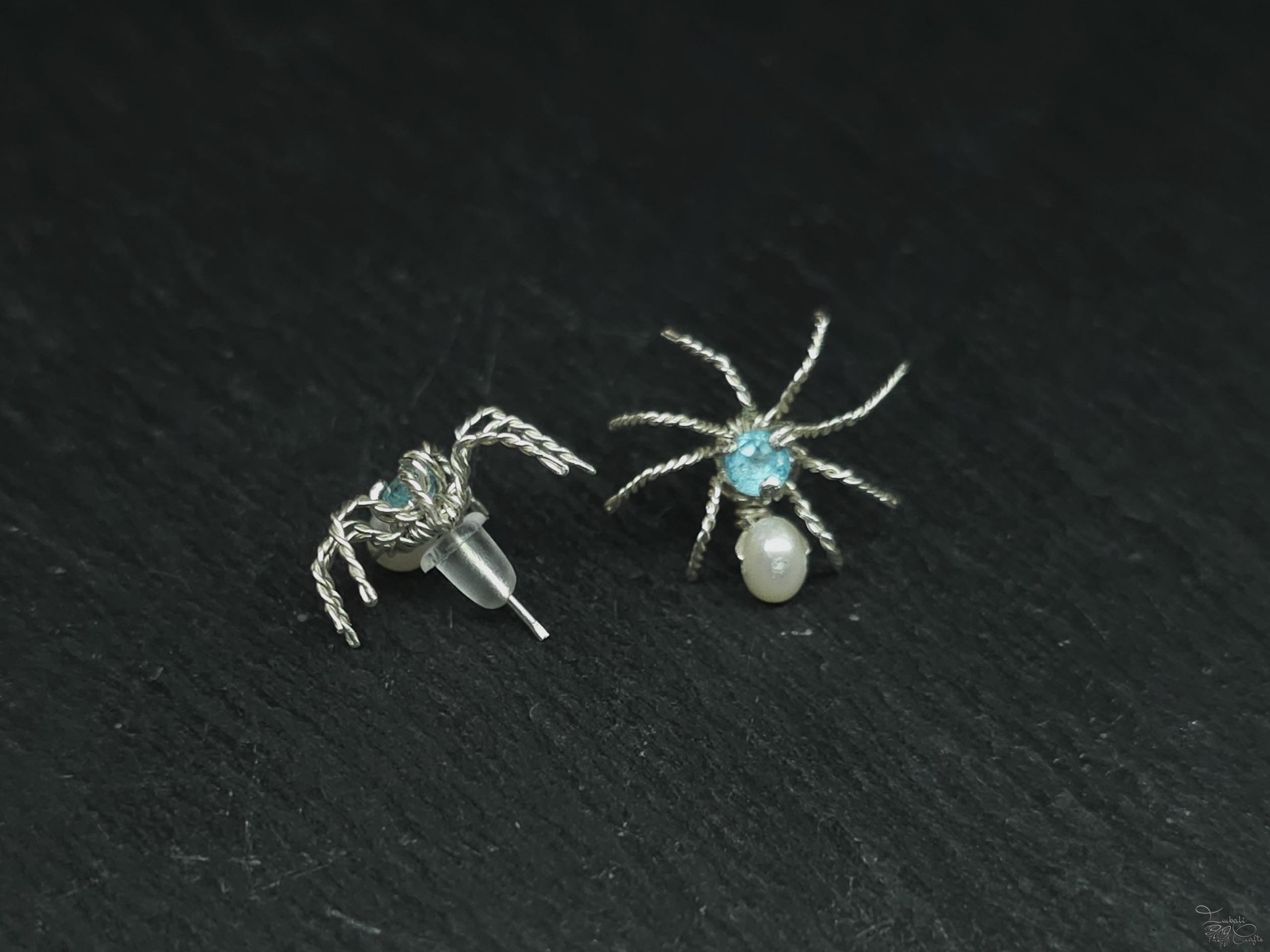 spider_stud_earrings_1-1