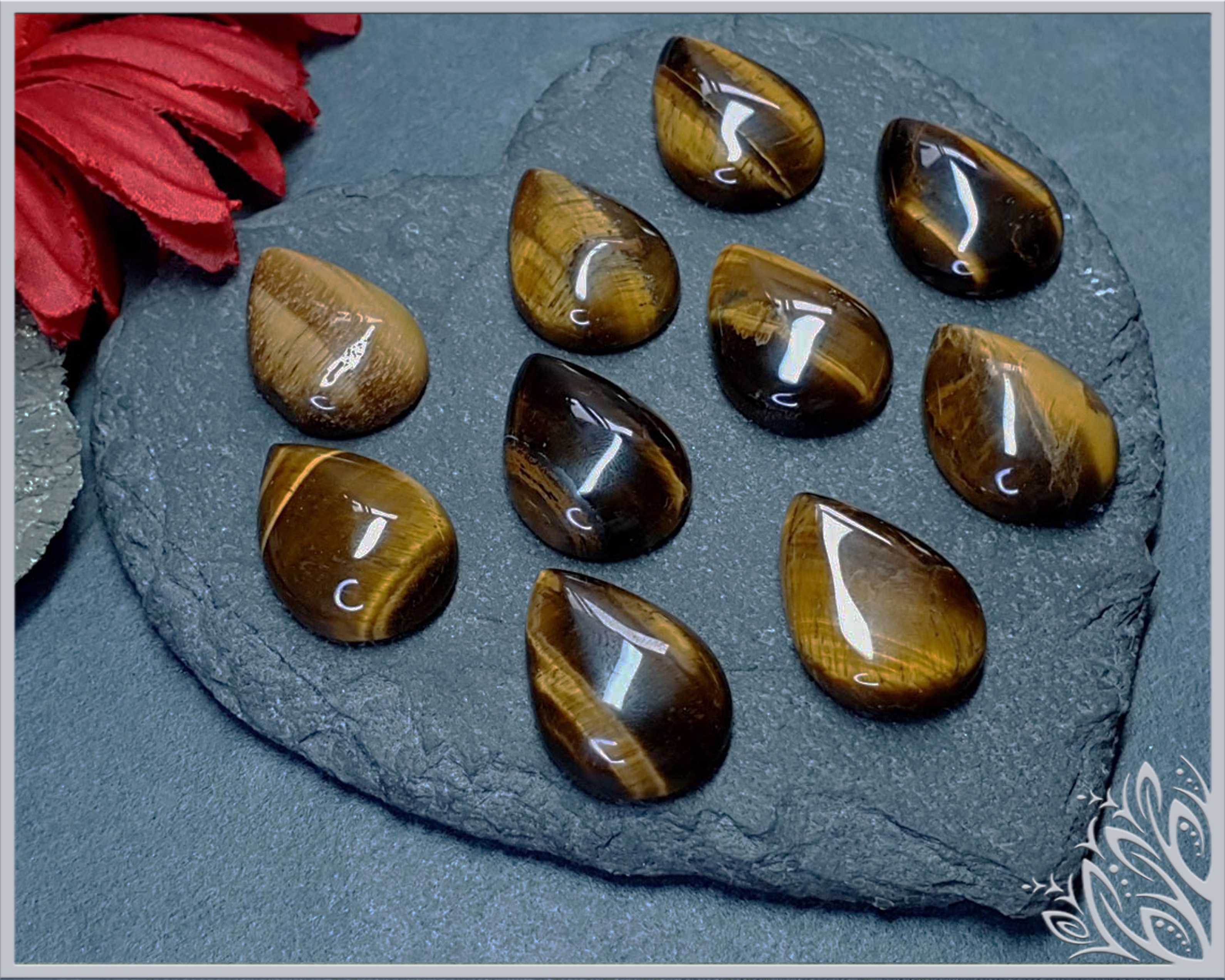 Tigers eye pear 25 mm cabochon